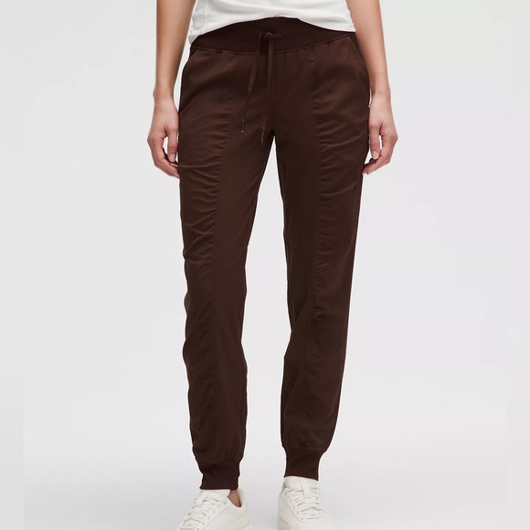 Lululemon Dance Studio Mid-Rise Jogger Pants Sz 12 in Lava Cake Brown Loungewear - Picture 1 of 10